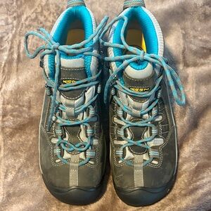 Keen Women’s size 9M Reno Waterproof Mid Boots in Like New Condition!